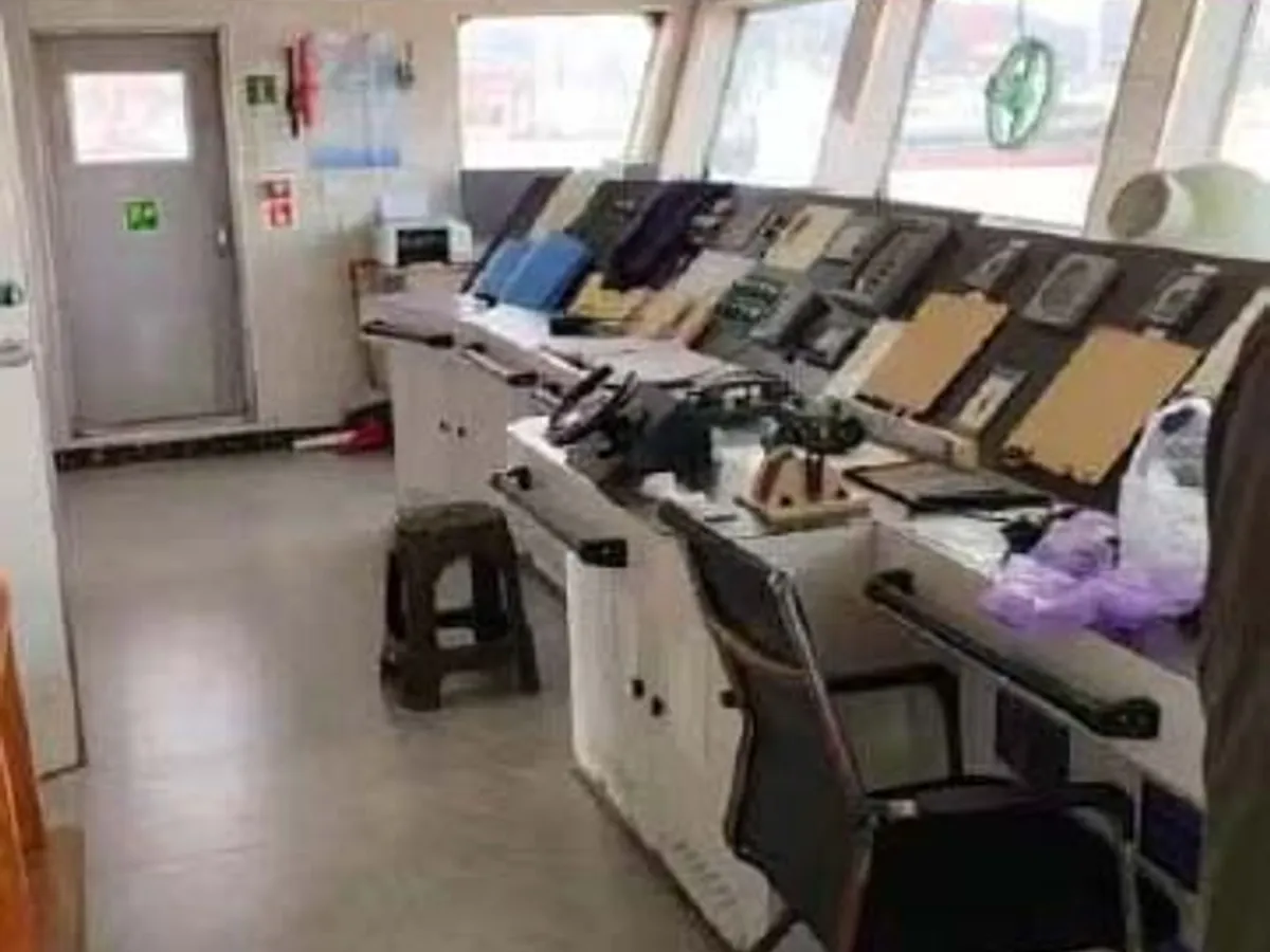 Kapal pendarat, tank untuk dijual