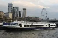 Kapal pesiar-feri untuk dijual