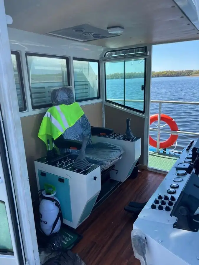 Kapal keruk untuk dijual