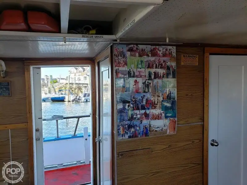 Kapal feri untuk dijual