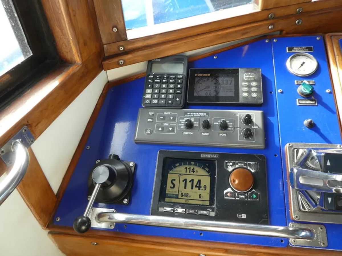 Kapal feri untuk dijual