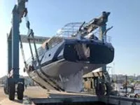 Yacht untuk dijual