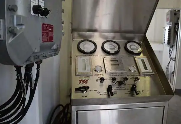Kapal pengangkut LNG untuk dijual