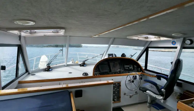 Kapal penelitian untuk dijual