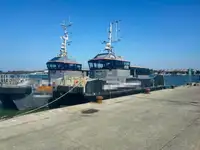 Kapal kontainer dijual