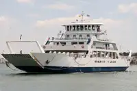 Kapal feri dijual