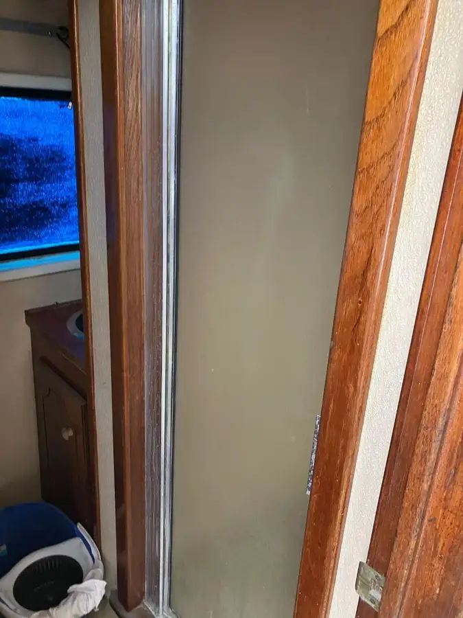 Kapal kru untuk dijual