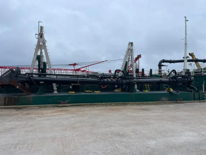 Kapal keruk untuk dijual