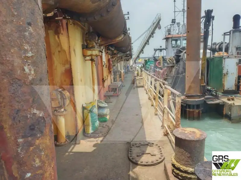 Kapal keruk untuk dijual
