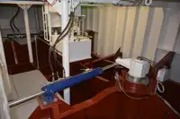 Kapal pasokan dijual