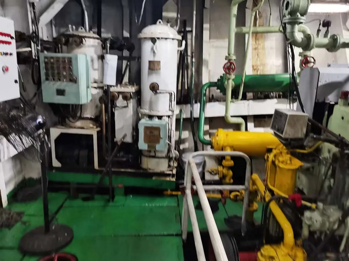 Kapal kontainer untuk dijual