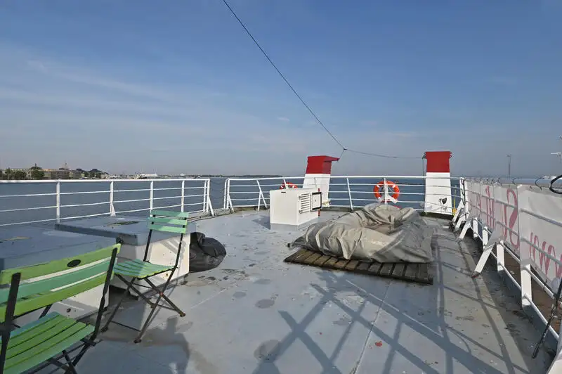 Kapal pesiar untuk dijual