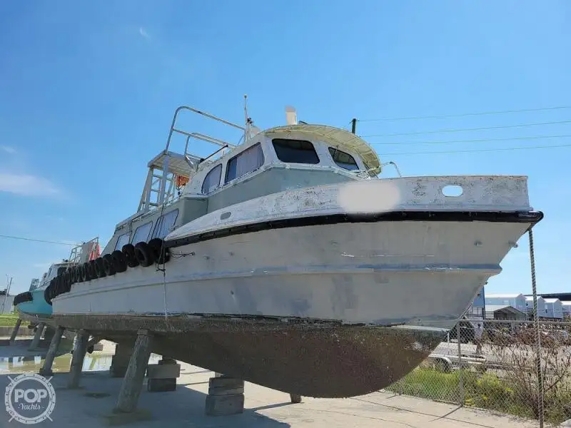Kapal kru untuk dijual
