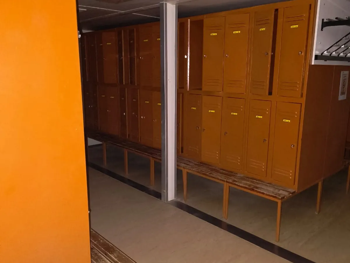 Tongkang akomodasi untuk dijual