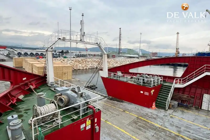Kapal feri untuk dijual