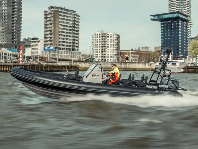 Perahu karet kaku untuk dijual