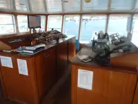 Kapal feri dijual