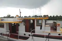Kapal pesiar untuk dijual