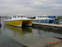 Katamaran untuk dijual