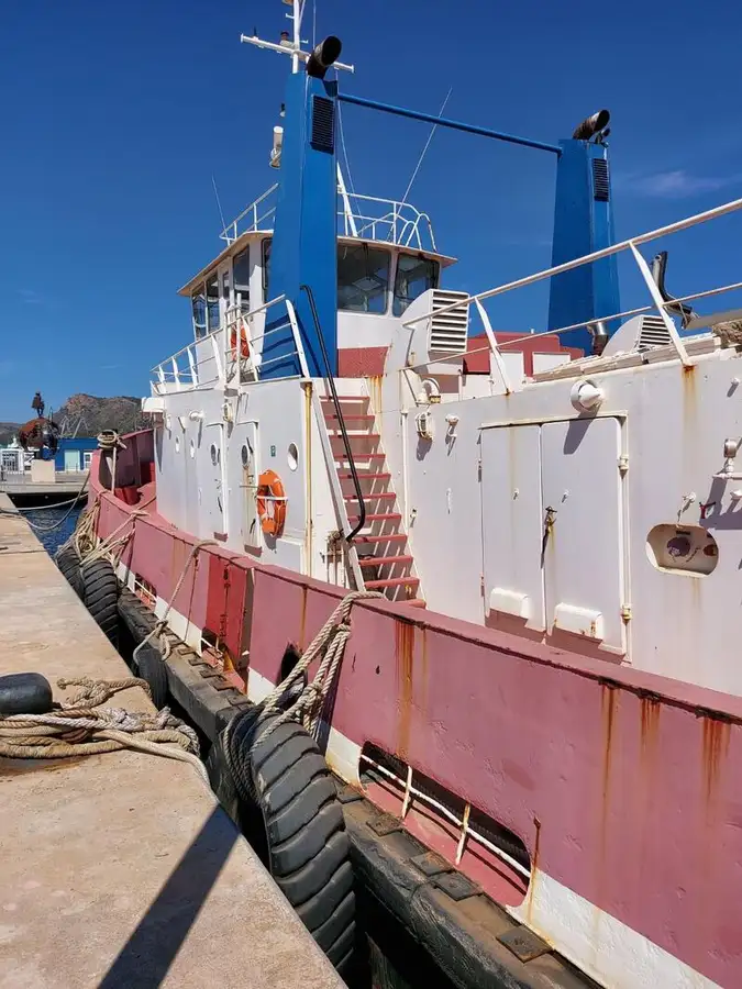 Kapal tunda untuk dijual