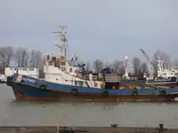 Kapal penarik dijual