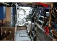 Kapal kru untuk dijual