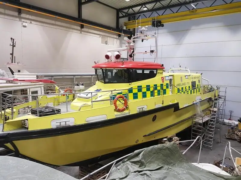 Kapal penyelamat untuk dijual