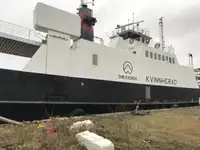 Kapal feri untuk dijual