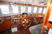 Kapal penelitian untuk dijual