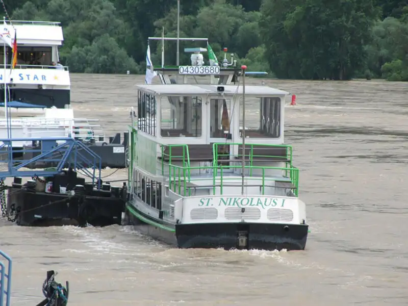 Kapal pesiar untuk dijual
