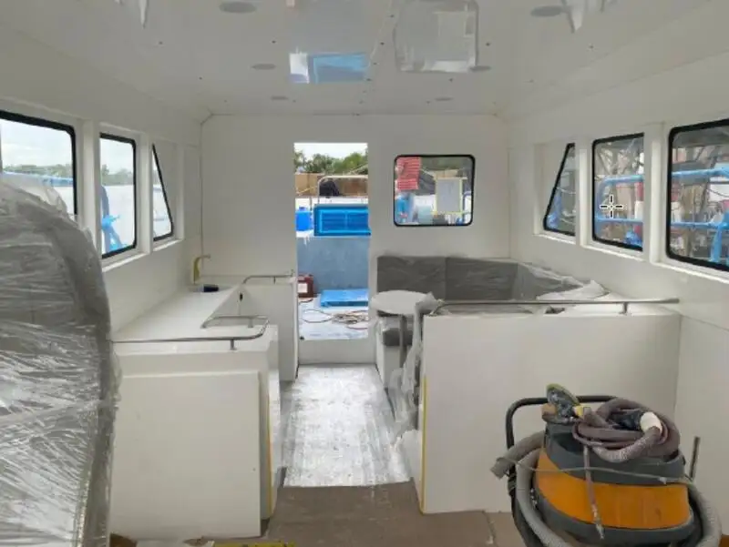 Kapal kru untuk dijual
