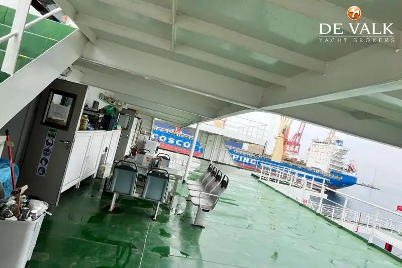 Kapal feri untuk dijual