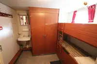 Hotel terapung untuk dijual