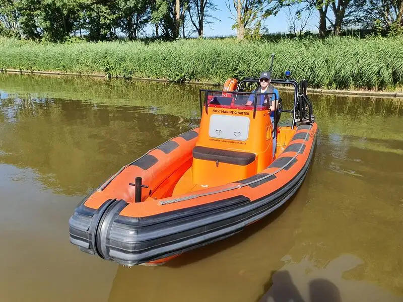 Perahu karet kaku untuk dijual