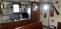 Kapal patroli untuk dijual