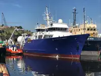 Kapal penelitian untuk dijual