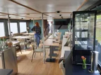 Kapal wisata untuk dijual