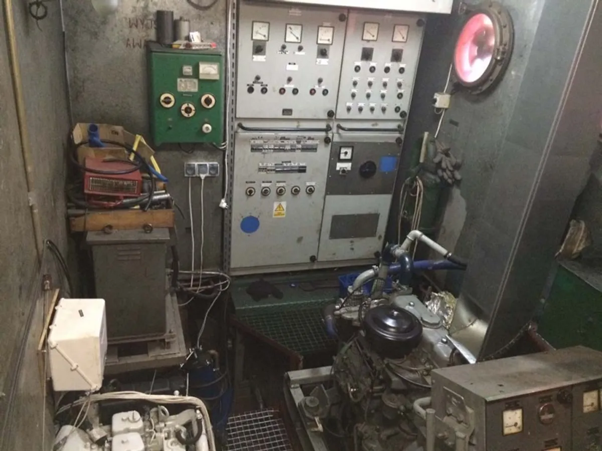 Kapal kontainer untuk dijual