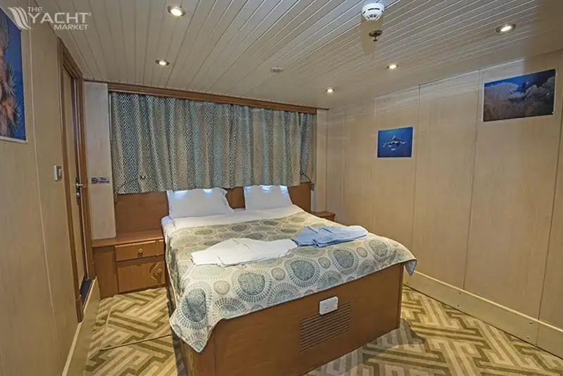 Kapal pesiar untuk dijual