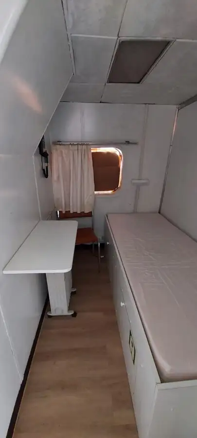 Kapal kru untuk dijual