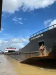 Kapal pendarat, tank untuk dijual