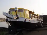 Kapal pesiar untuk dijual