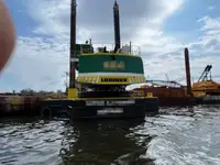 Kapal keruk untuk dijual