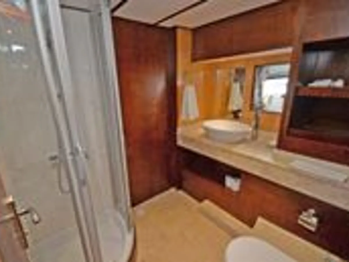 Yacht untuk dijual