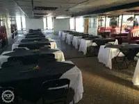 Kapal pesiar untuk dijual