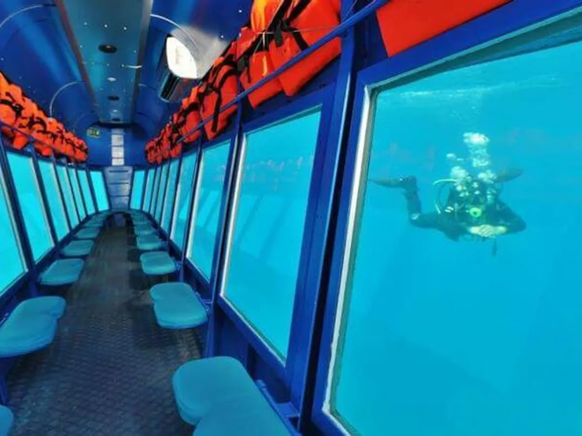 Kapal wisata untuk dijual