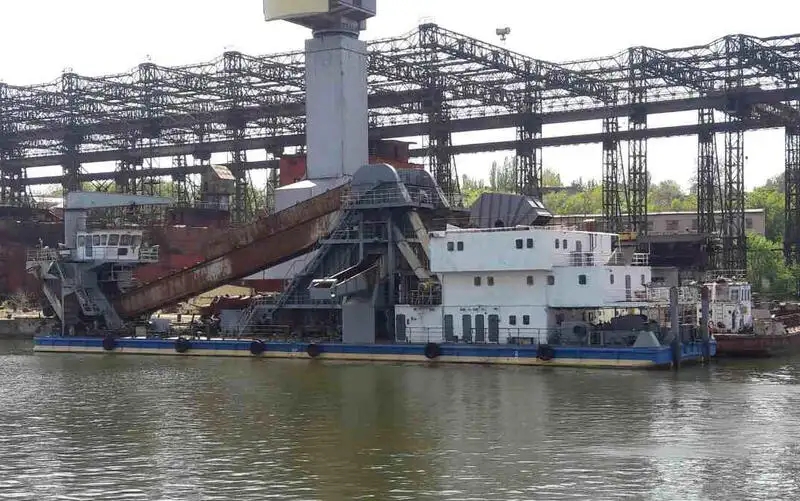 Kapal keruk untuk dijual