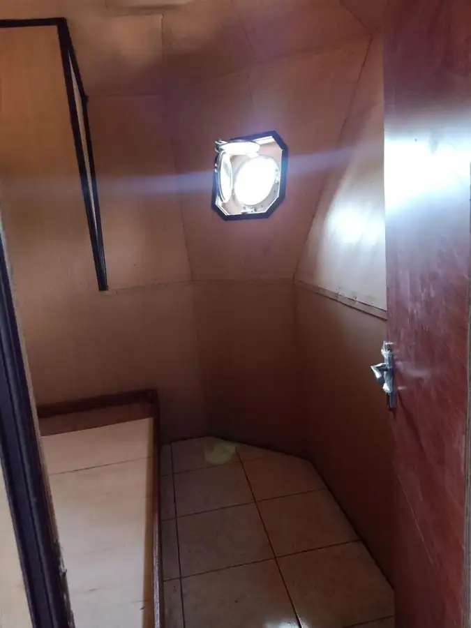Kapal pendarat, tank untuk dijual