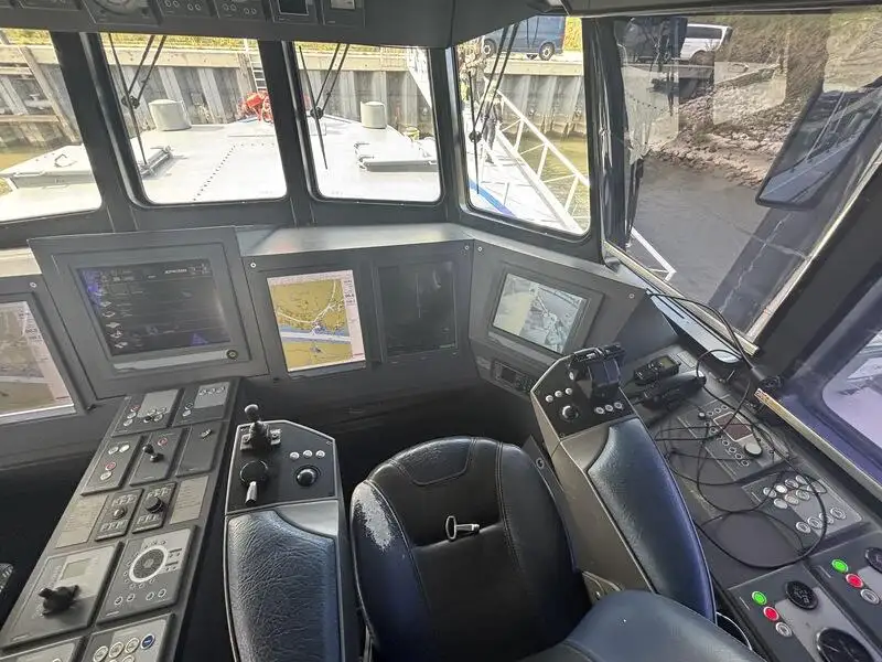 Kapal patroli untuk dijual