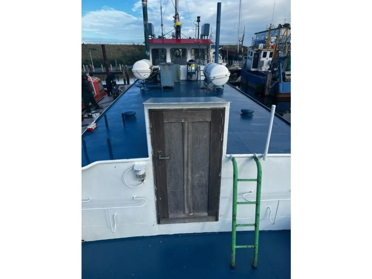 Kapal patroli untuk dijual